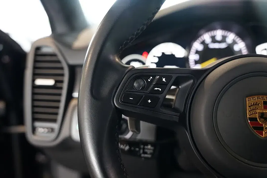 Porsche Cayenne - Thumbnail 13