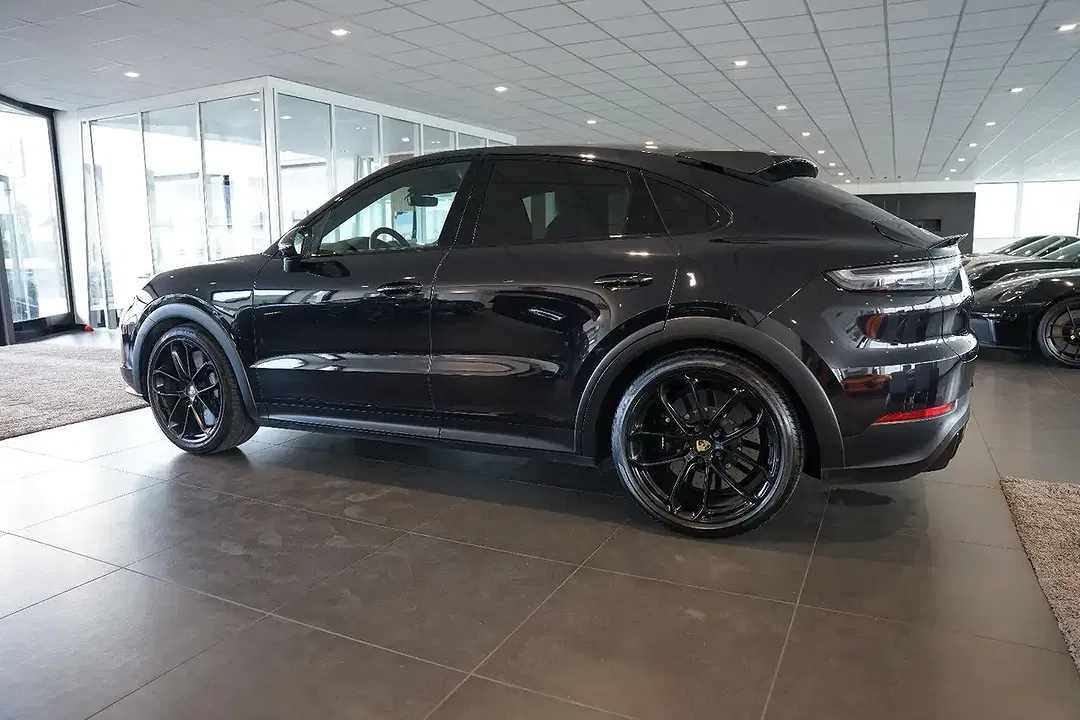 Porsche Cayenne - Thumbnail 2