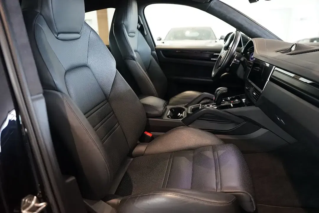 Porsche Cayenne - Thumbnail 8