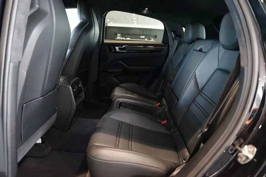 Porsche Cayenne - Thumbnail 9