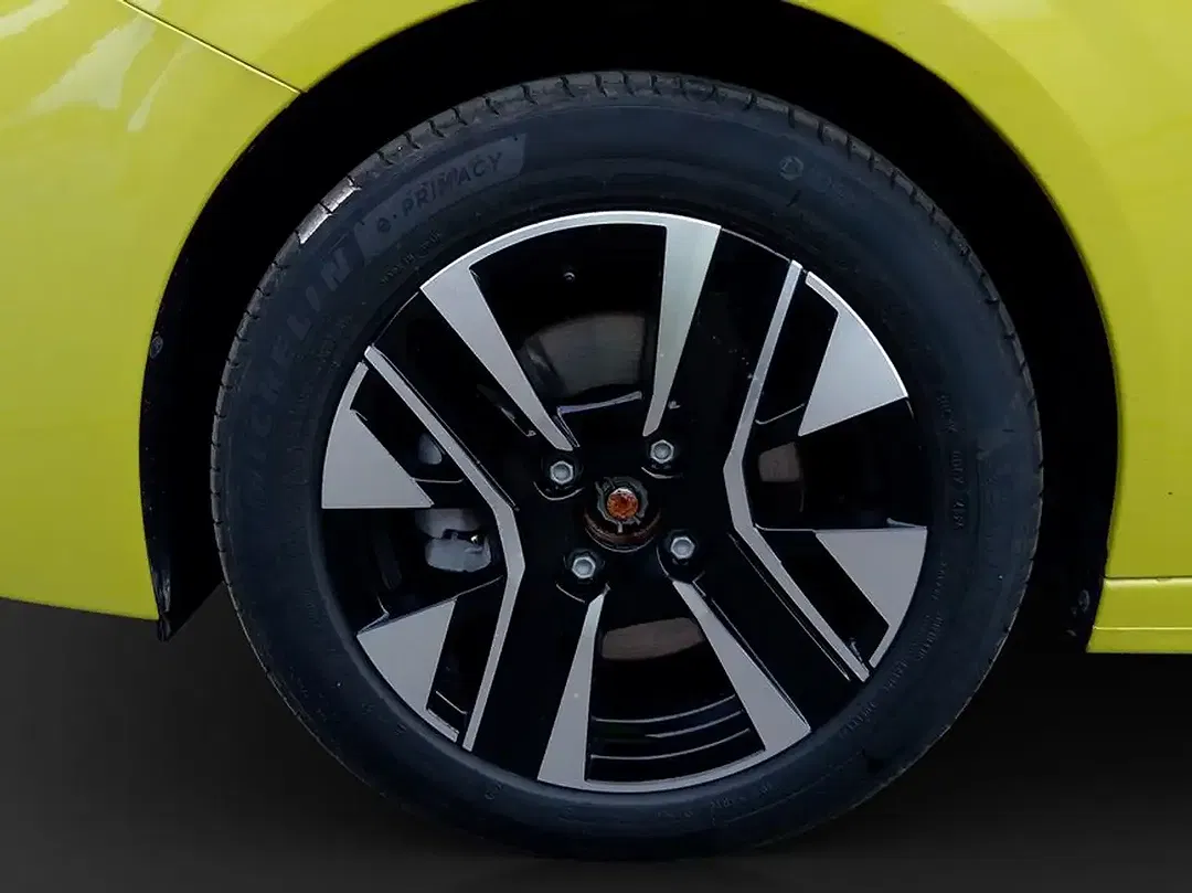 Peugeot 208 - Thumbnail 24