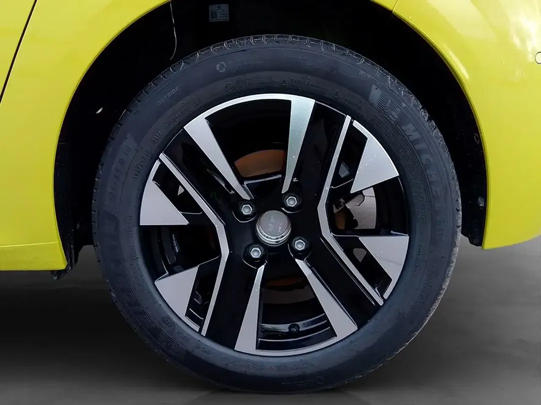 Peugeot 208 - Thumbnail 26