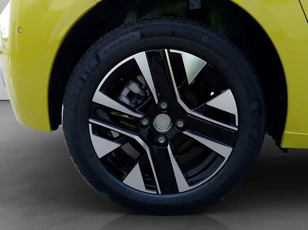 Peugeot 208 - Thumbnail 27