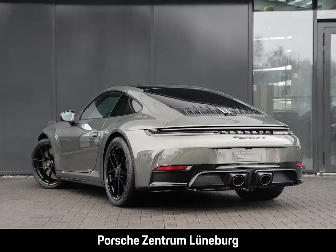 Porsche 992 - Thumbnail 3