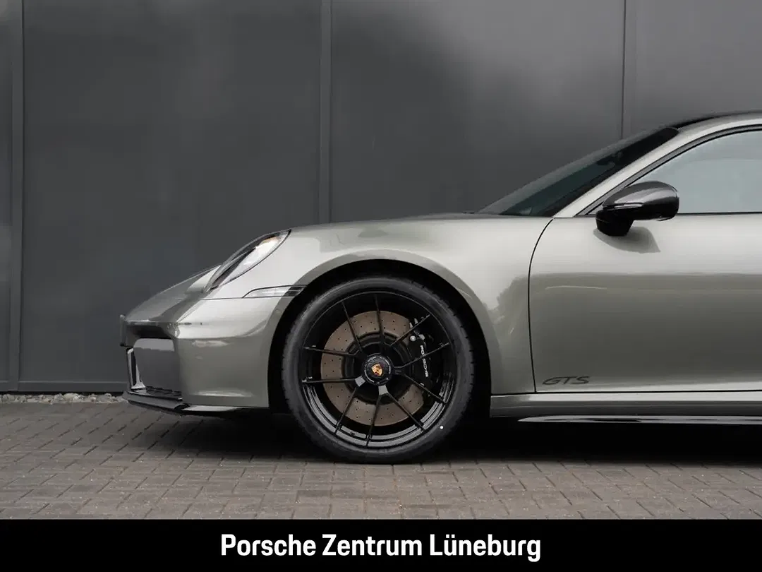 Porsche 992 - Thumbnail 8