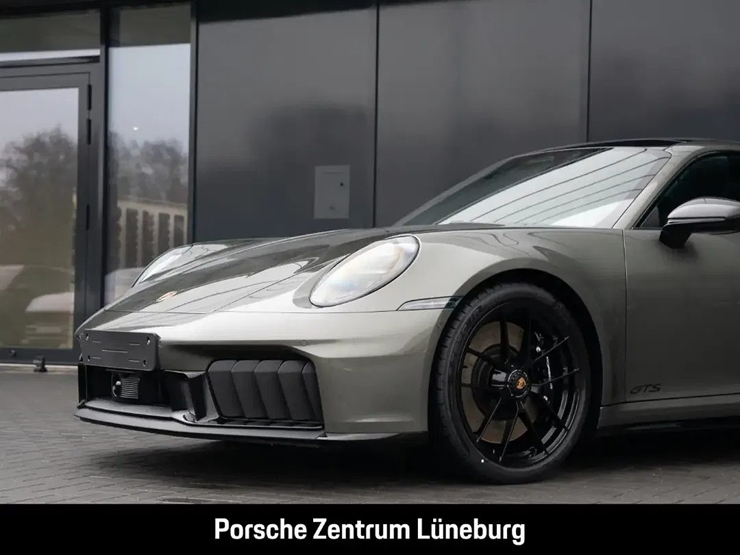 Porsche 992 - Thumbnail 9