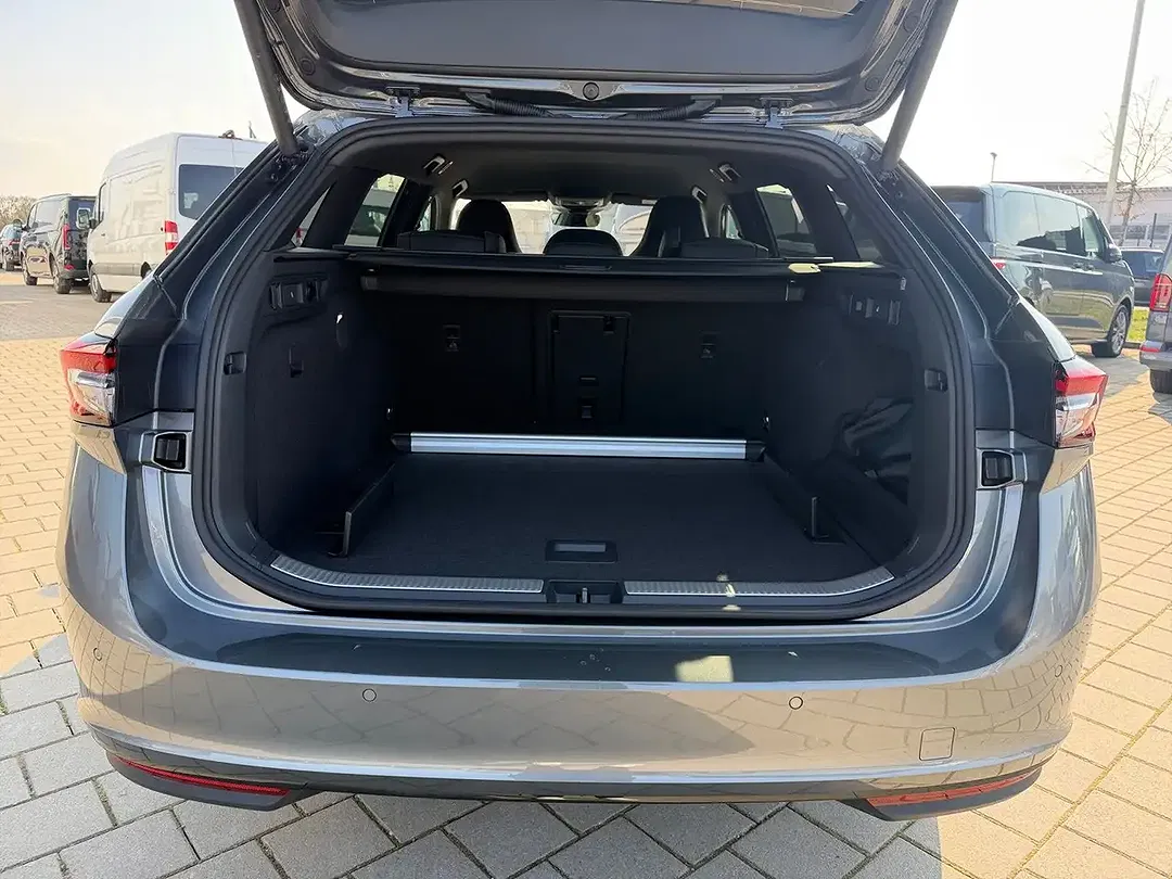 Skoda Superb - Thumbnail 12
