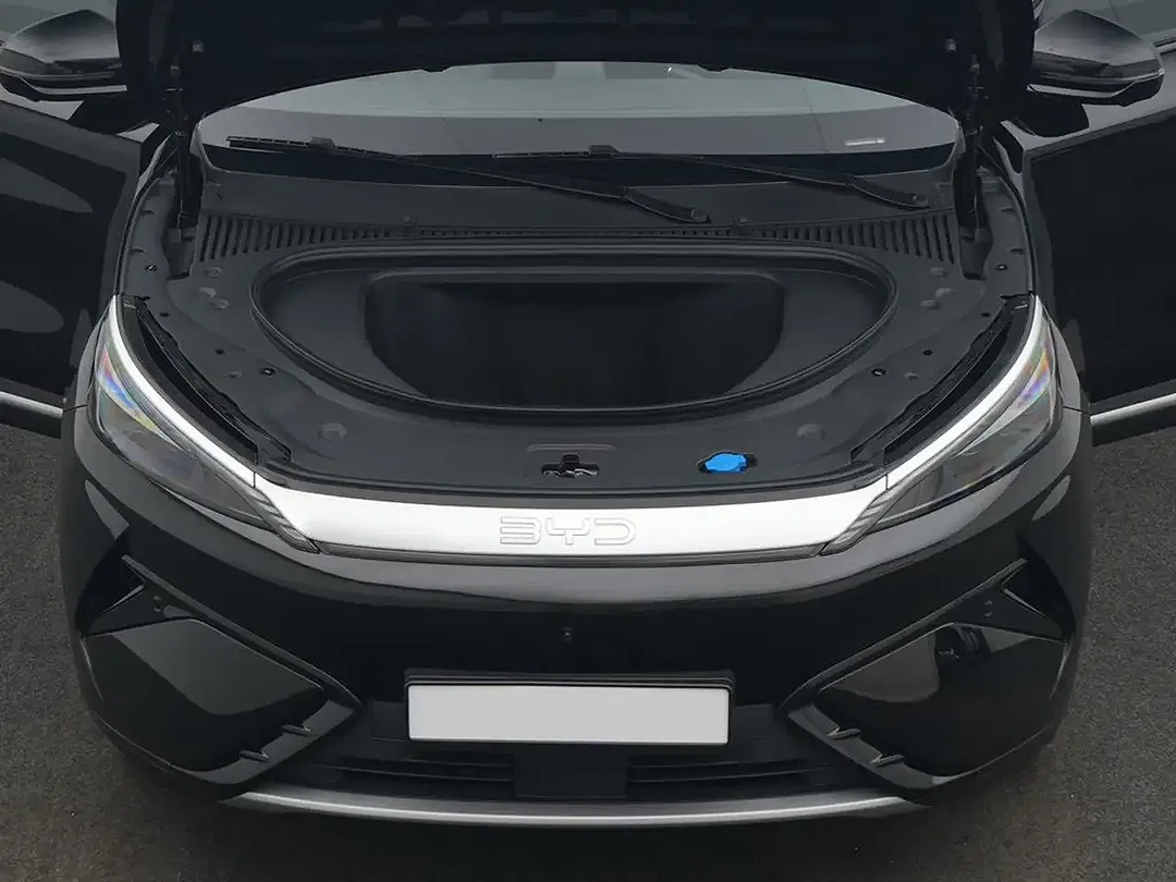 BYD Atto 3 - Thumbnail 3
