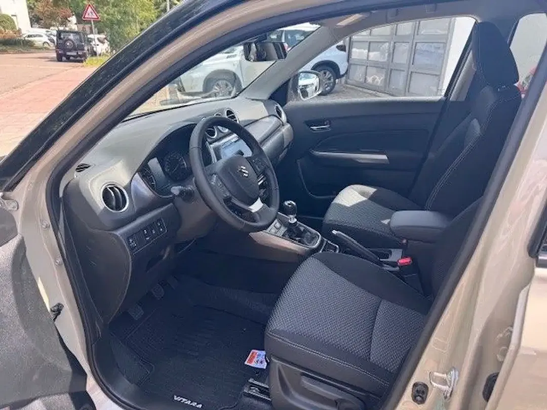 Suzuki Vitara - Thumbnail 10