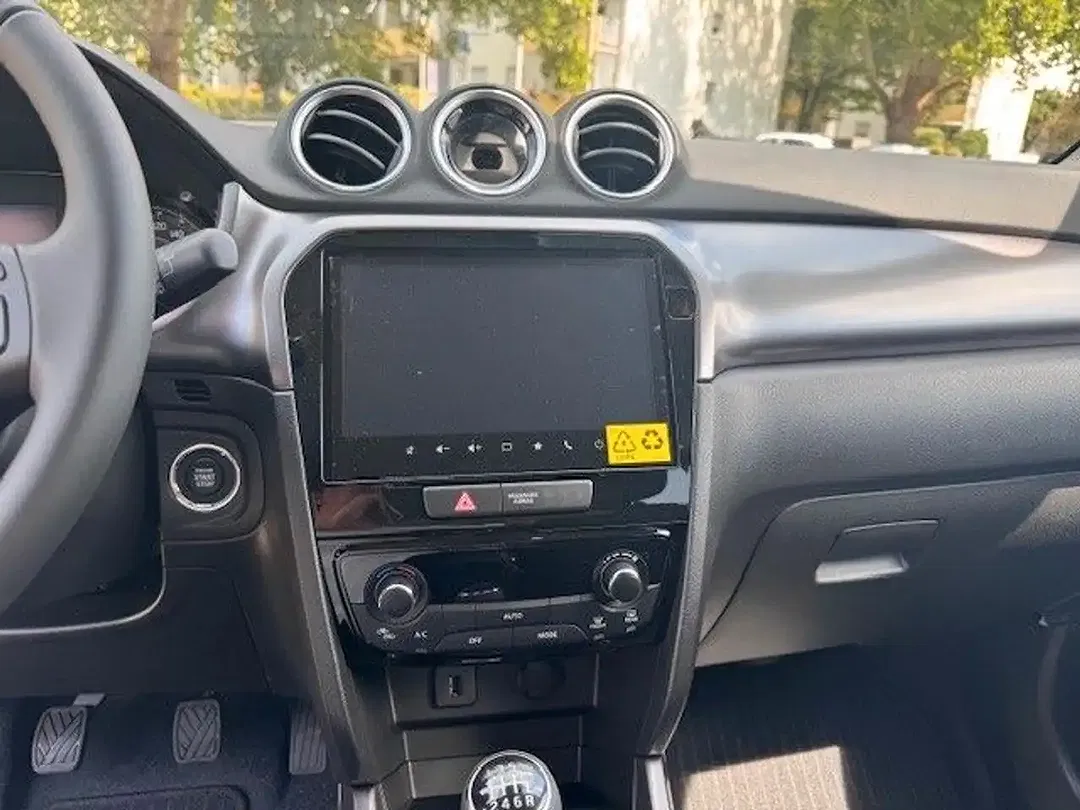 Suzuki Vitara - Thumbnail 13
