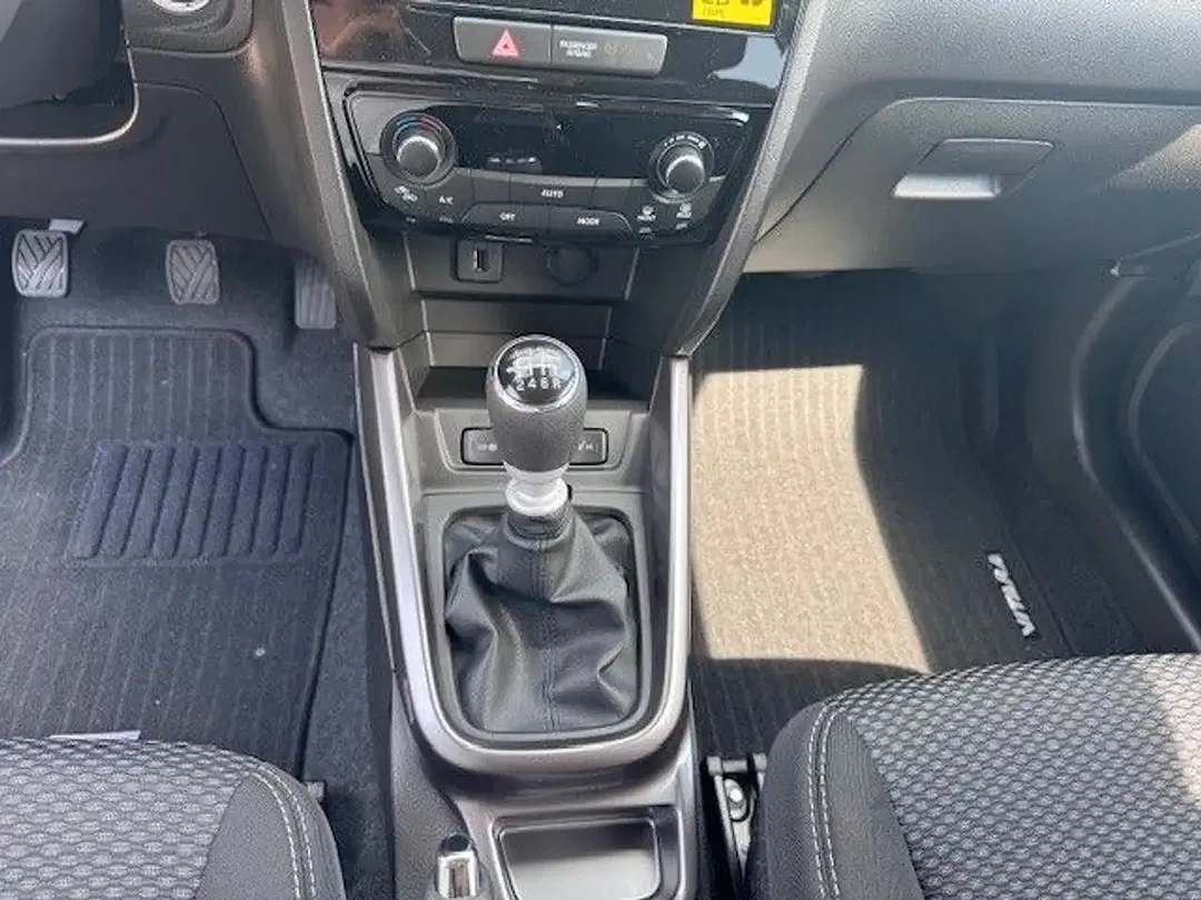 Suzuki Vitara - Thumbnail 14