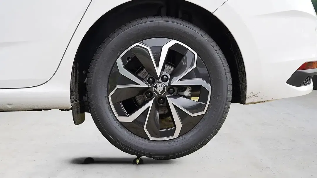 Skoda Scala - Thumbnail 5