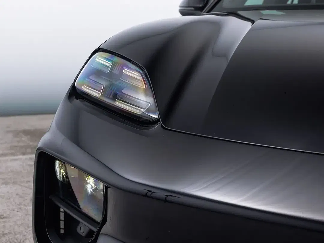 Porsche Macan - Thumbnail 2