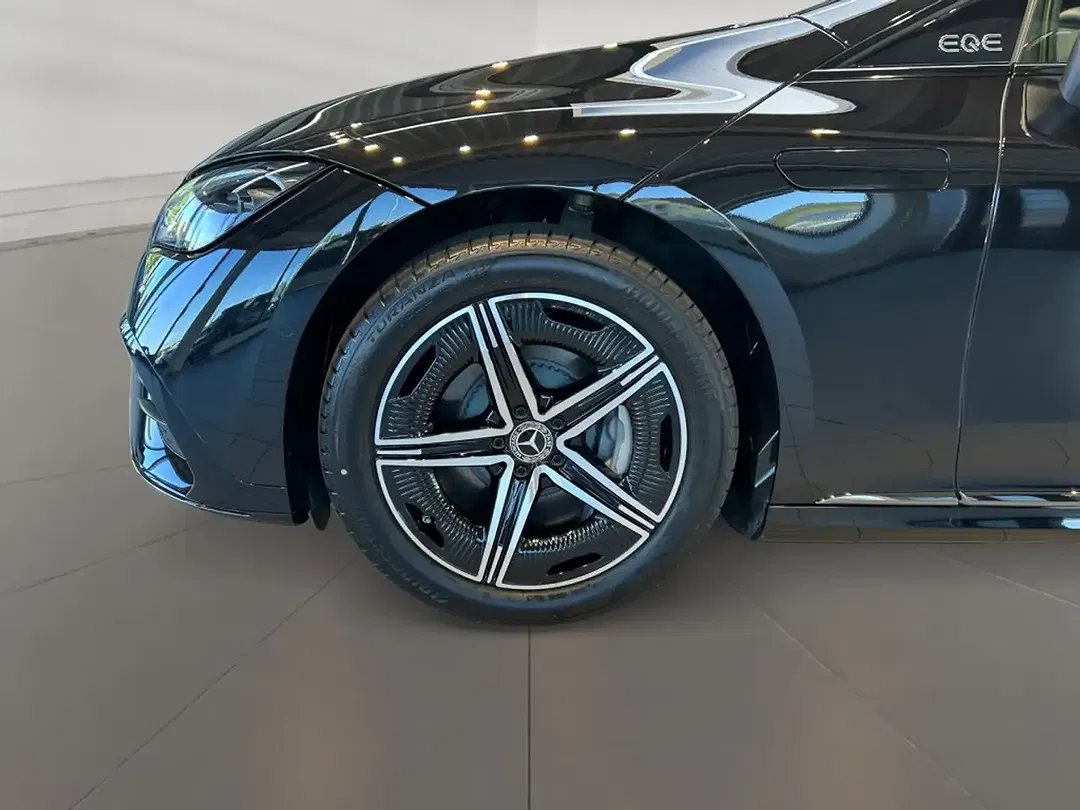 Mercedes-Benz EQE 300 - Thumbnail 8