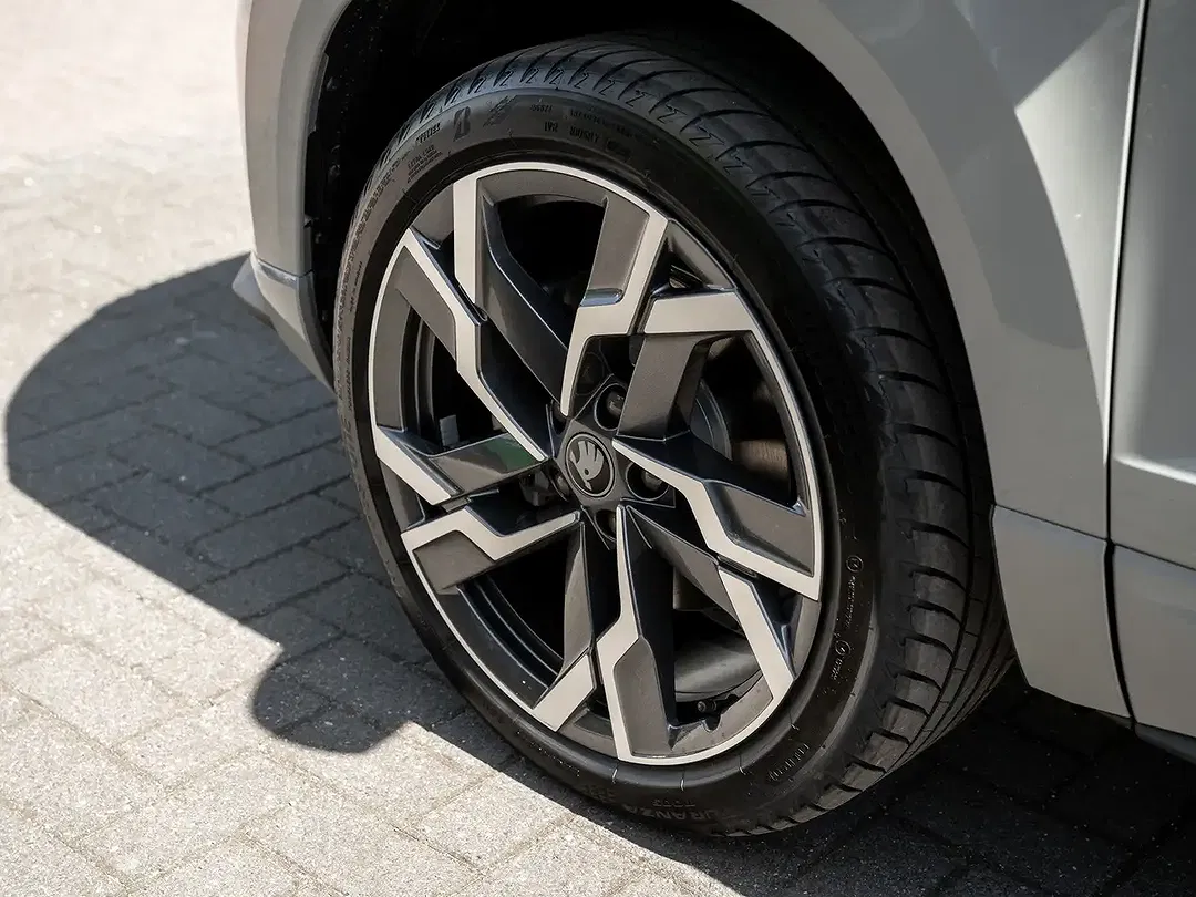 Skoda Karoq - Thumbnail 5