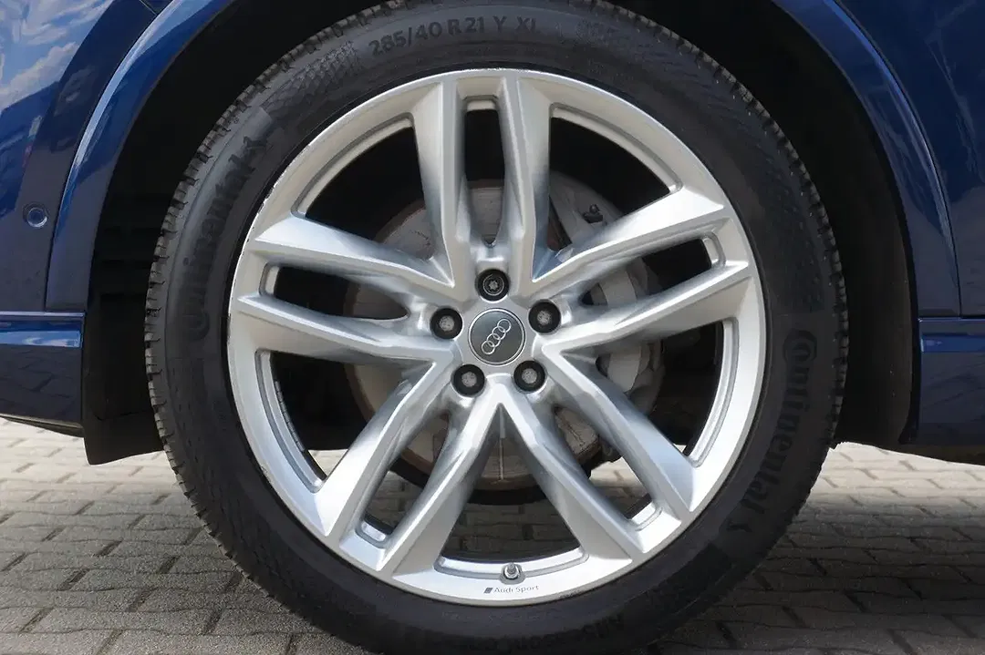Audi Q7 - Thumbnail 11