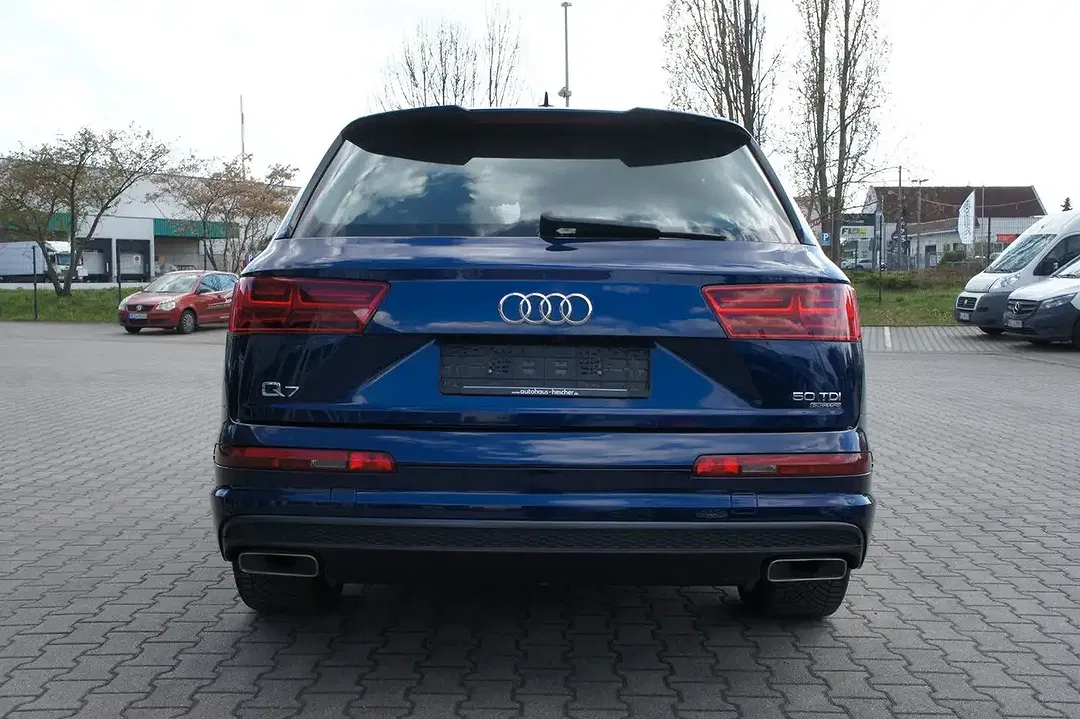 Audi Q7 - Thumbnail 7
