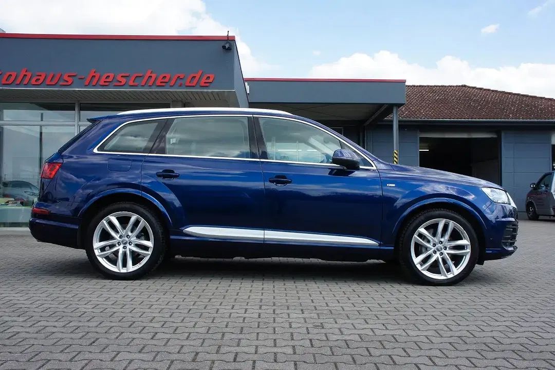Audi Q7 - Thumbnail 9