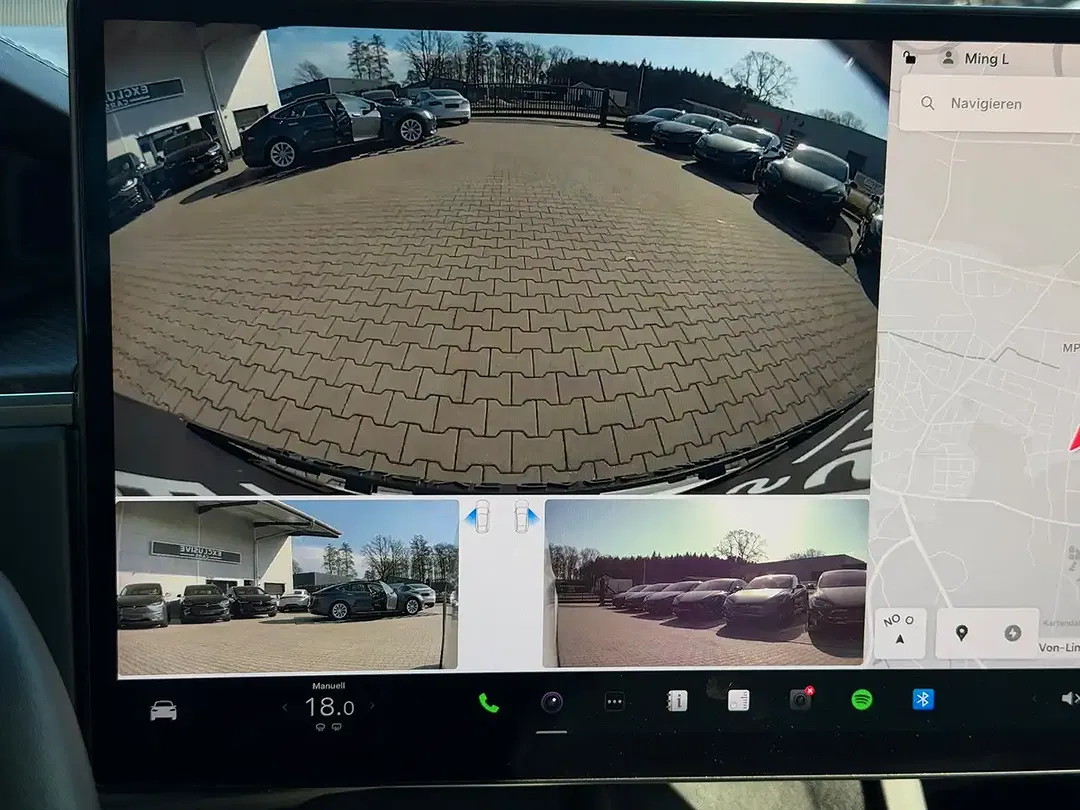 Tesla Model X - Thumbnail 4