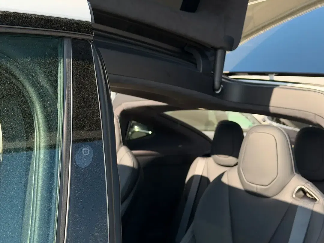 Tesla Model X - Thumbnail 5