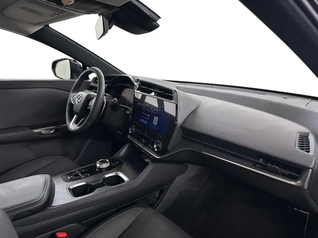 Lexus RZ - Thumbnail 6