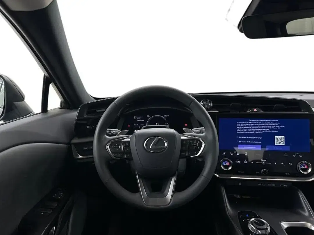 Lexus RZ - Thumbnail 8