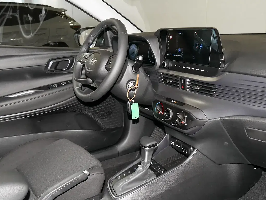 Hyundai i20 - Thumbnail 3