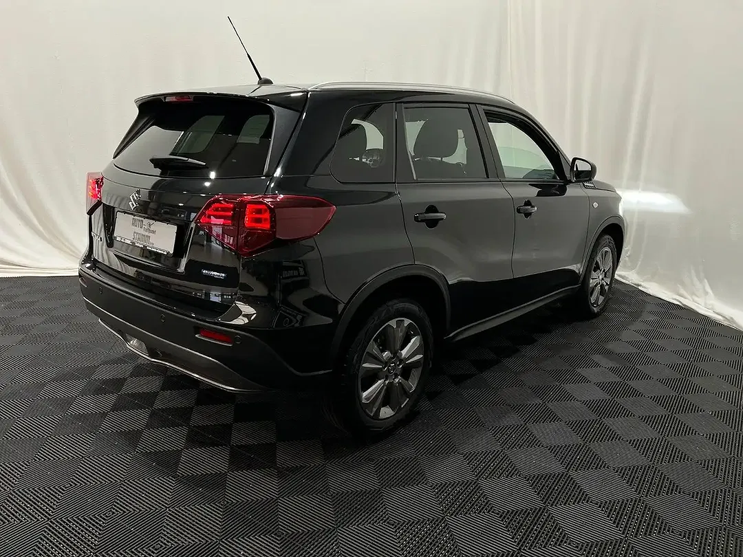 Suzuki Vitara - Thumbnail 3