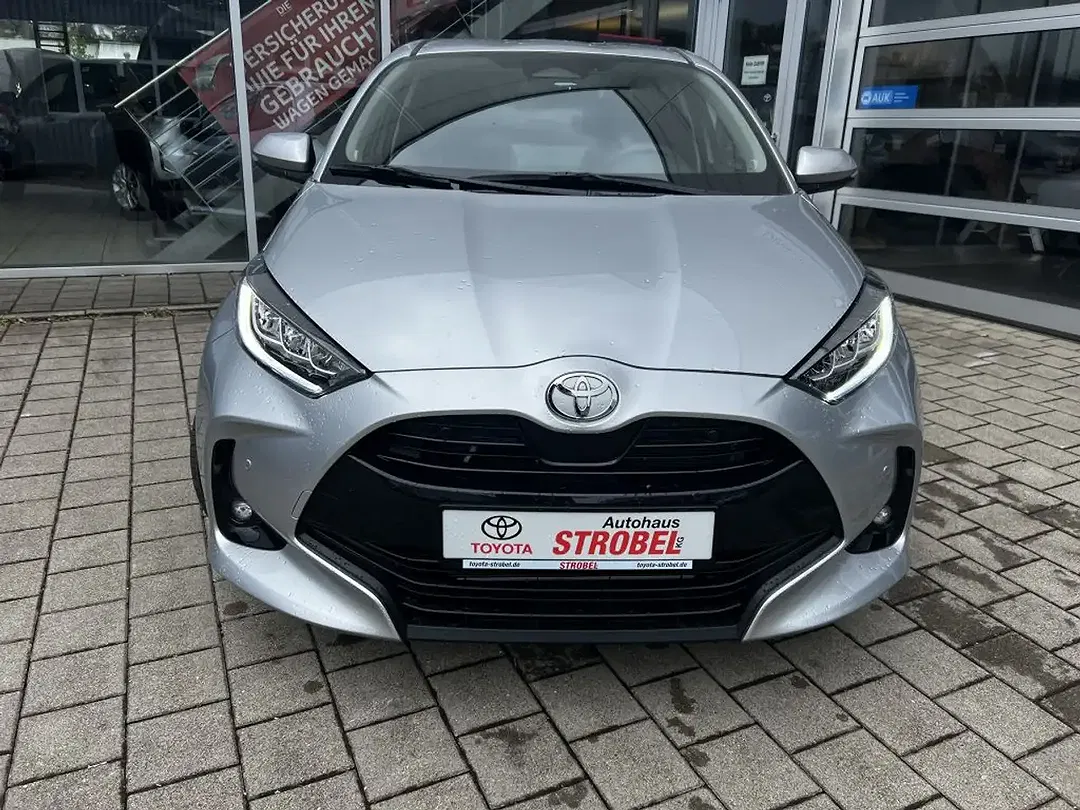 Toyota Yaris - Thumbnail 1