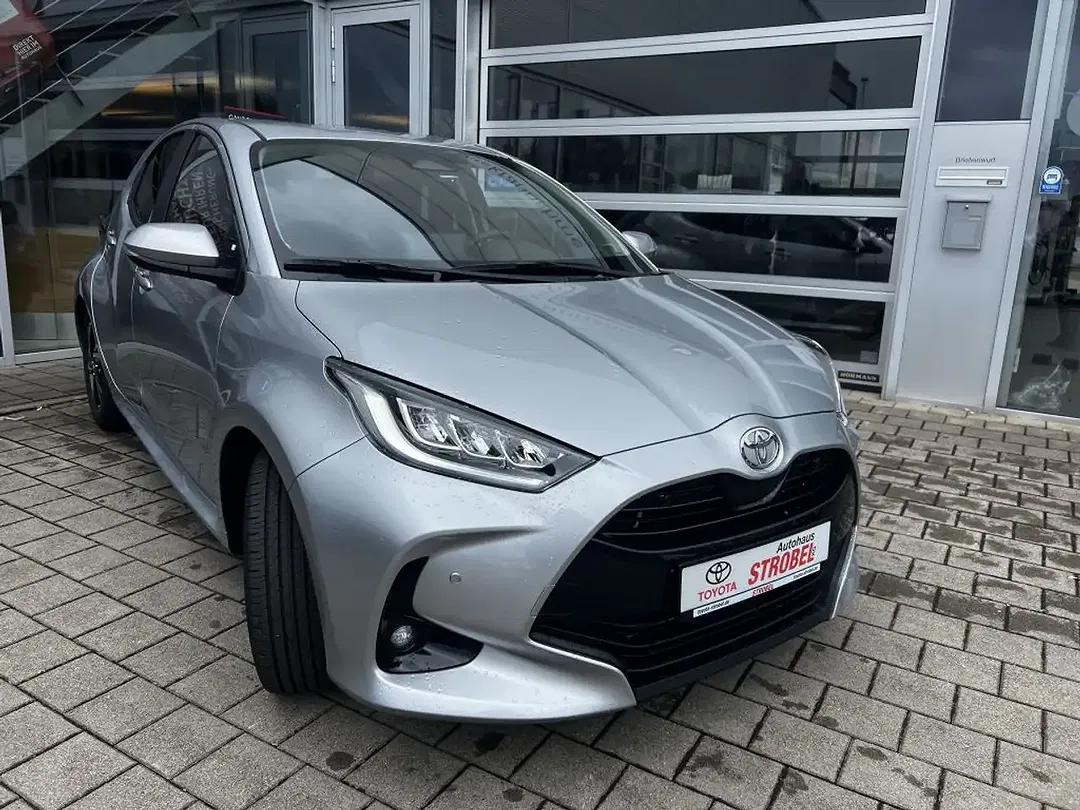 Toyota Yaris - Thumbnail 2