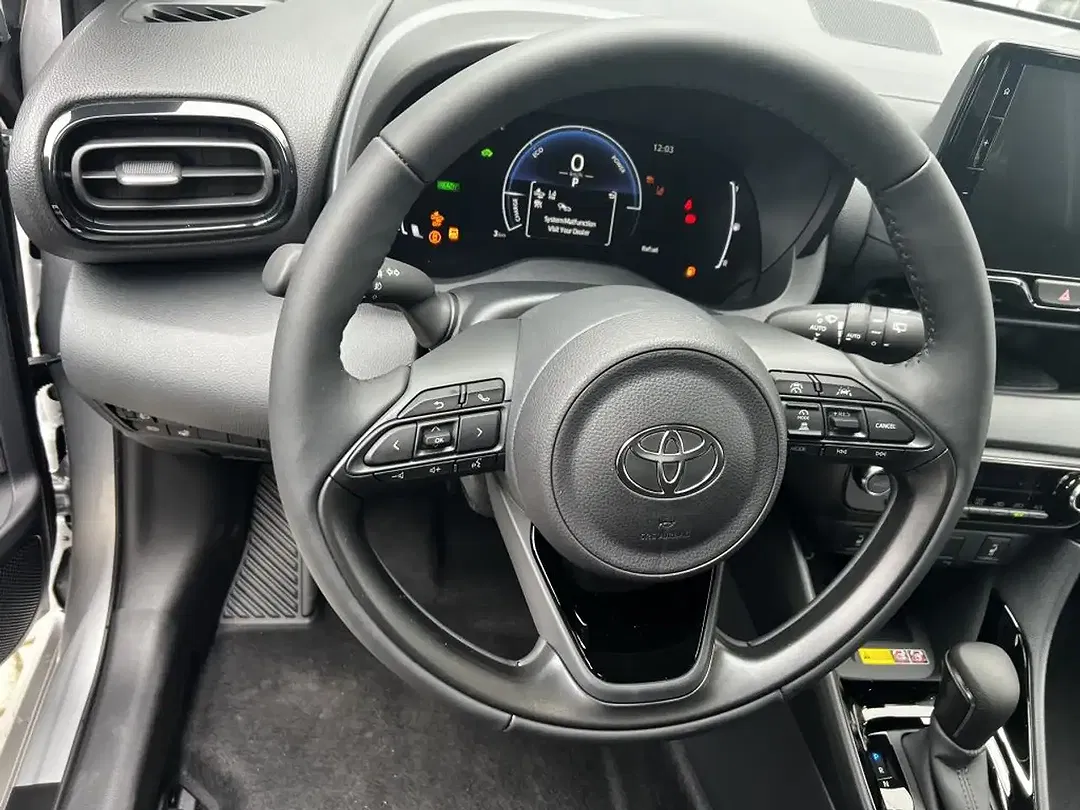 Toyota Yaris - Thumbnail 5