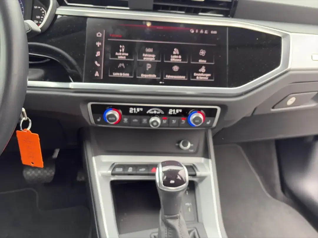 Audi Q3 - Thumbnail 9
