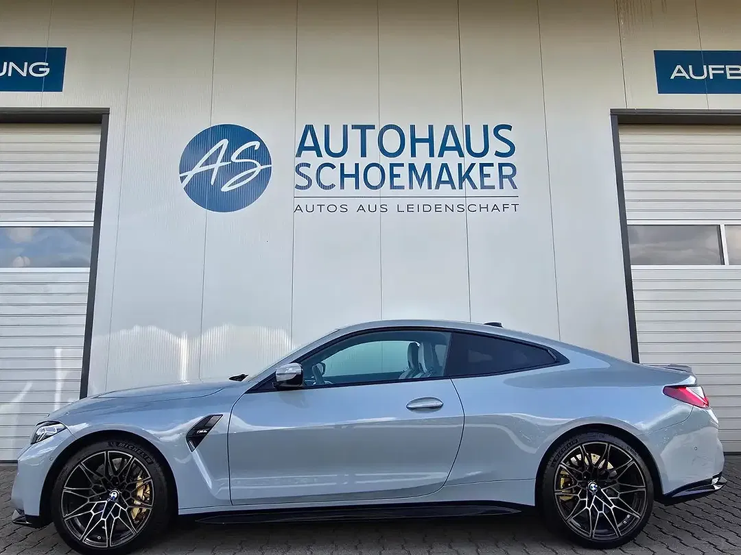 BMW M4 - Thumbnail 2