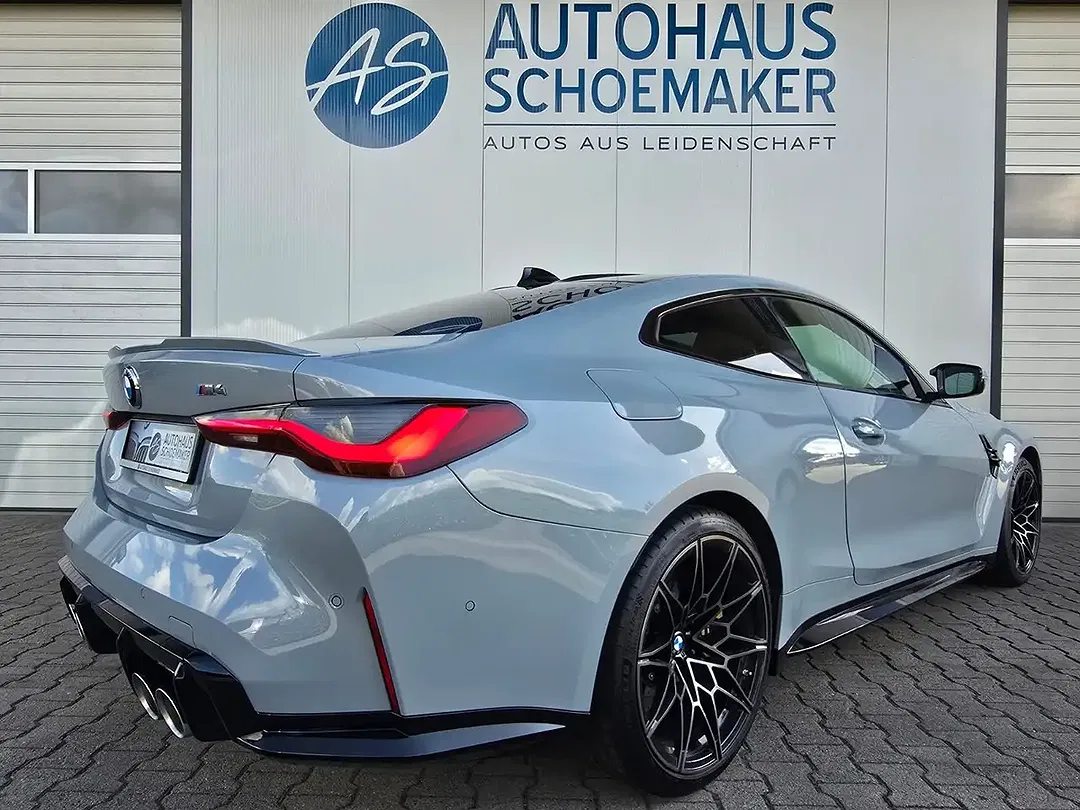 BMW M4 - Thumbnail 4