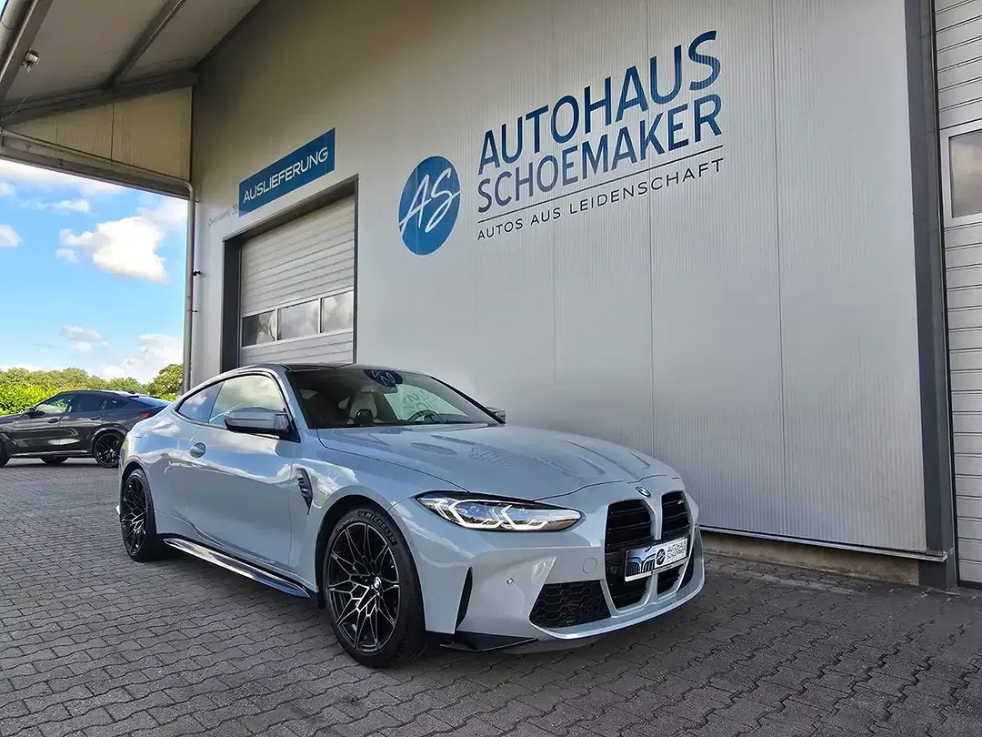 BMW M4 - Thumbnail 6