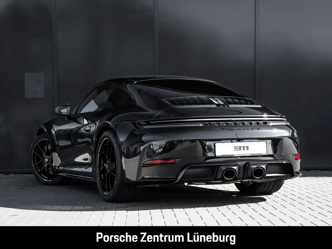 Porsche 992 - Thumbnail 3