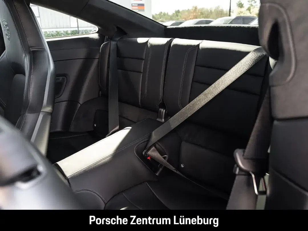 Porsche 992 - Thumbnail 6