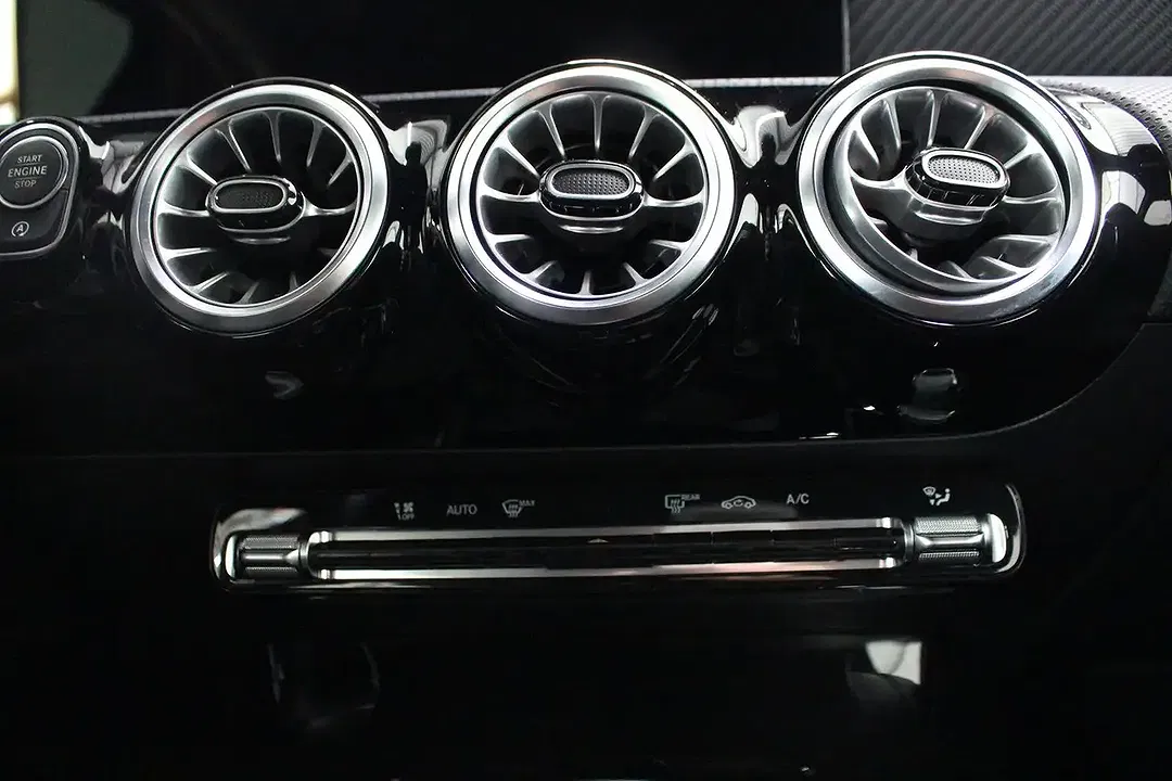 Mercedes-Benz A 200 - Thumbnail 13
