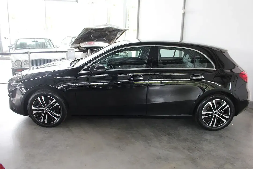Mercedes-Benz A 200 - Thumbnail 3
