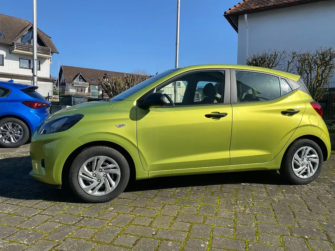 Hyundai i10 - Thumbnail 1