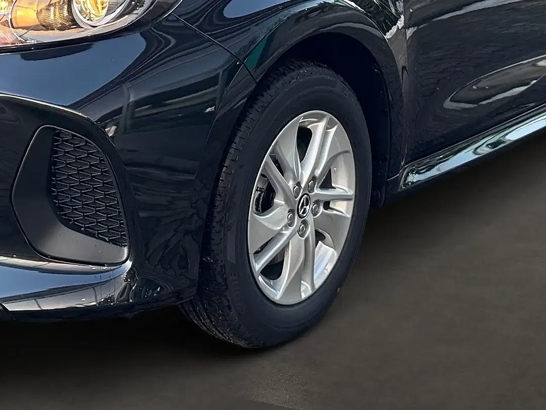 Mazda 2 - Thumbnail 7