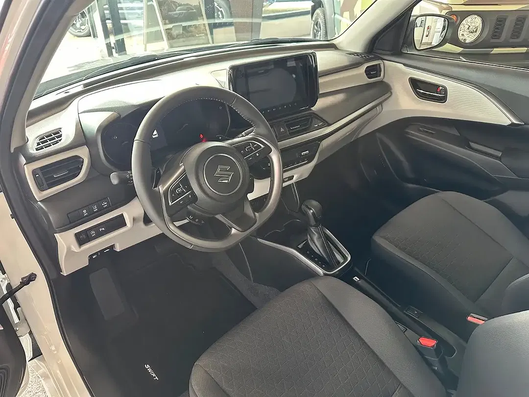 Suzuki Swift - Thumbnail 7