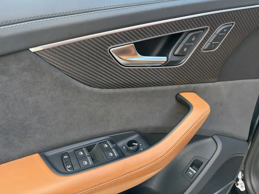 Audi RS Q8 - Thumbnail 10