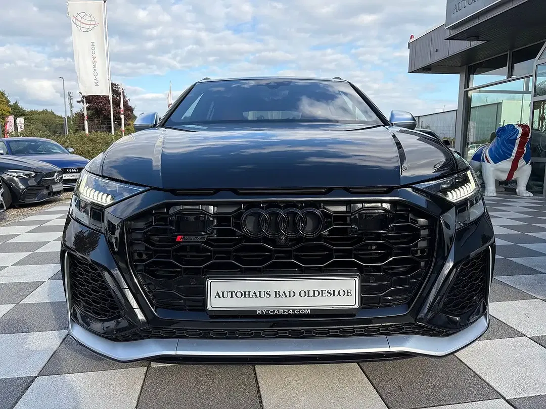 Audi RS Q8 - Thumbnail 2