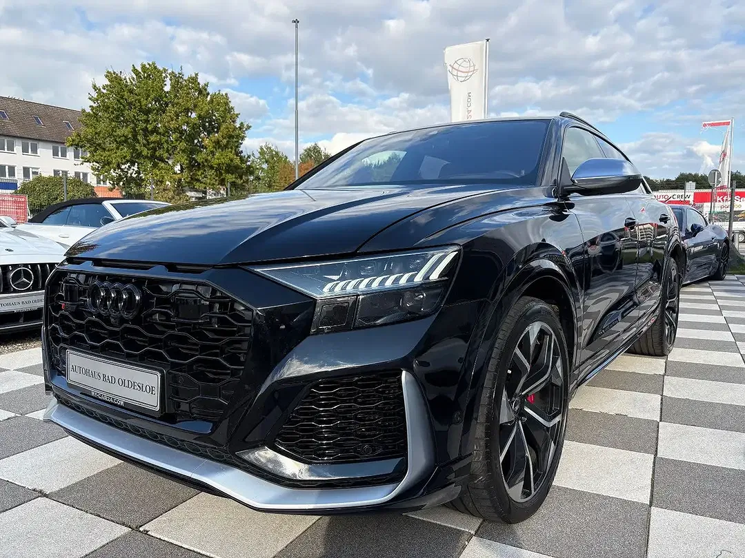 Audi RS Q8 - Thumbnail 3
