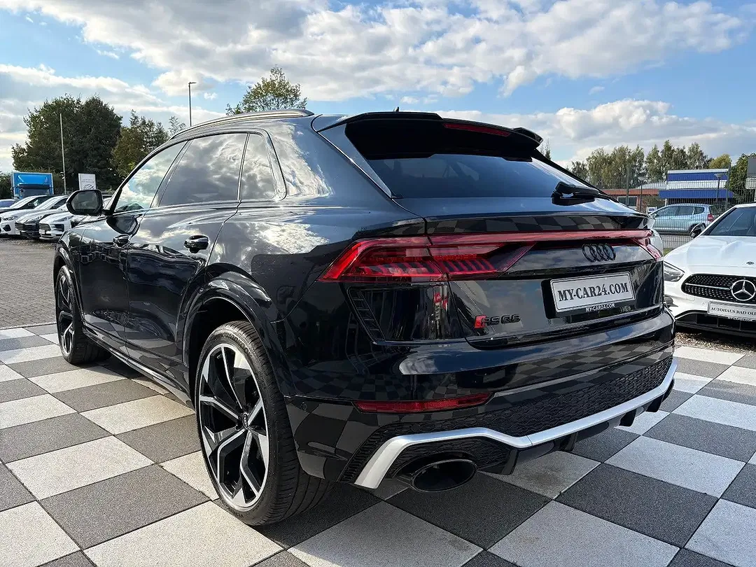 Audi RS Q8 - Thumbnail 5