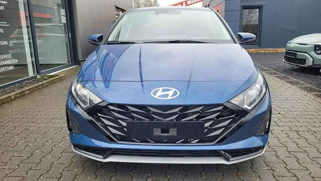 Hyundai i20 - Thumbnail 2