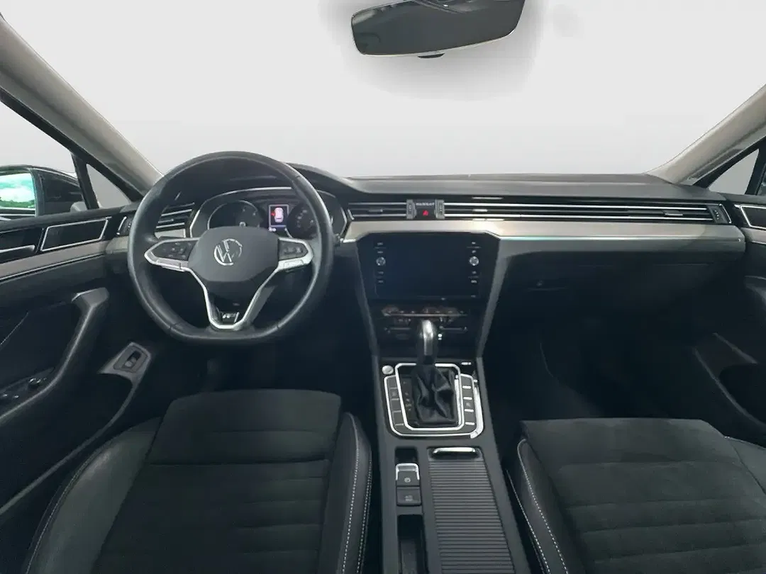 Volkswagen Passat Variant - Thumbnail 12