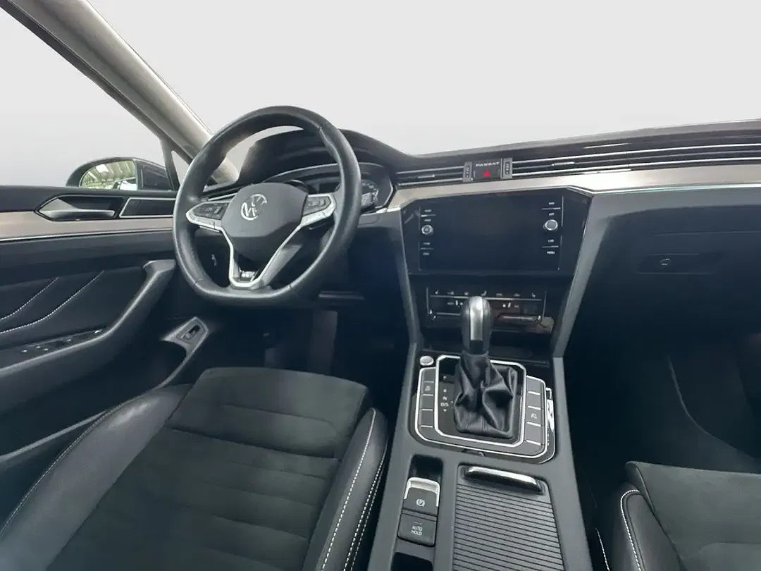 Volkswagen Passat Variant - Thumbnail 13