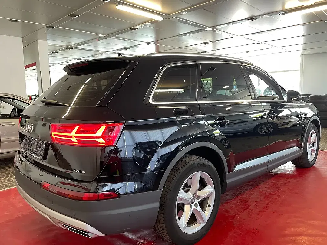 Audi Q7 - Thumbnail 7